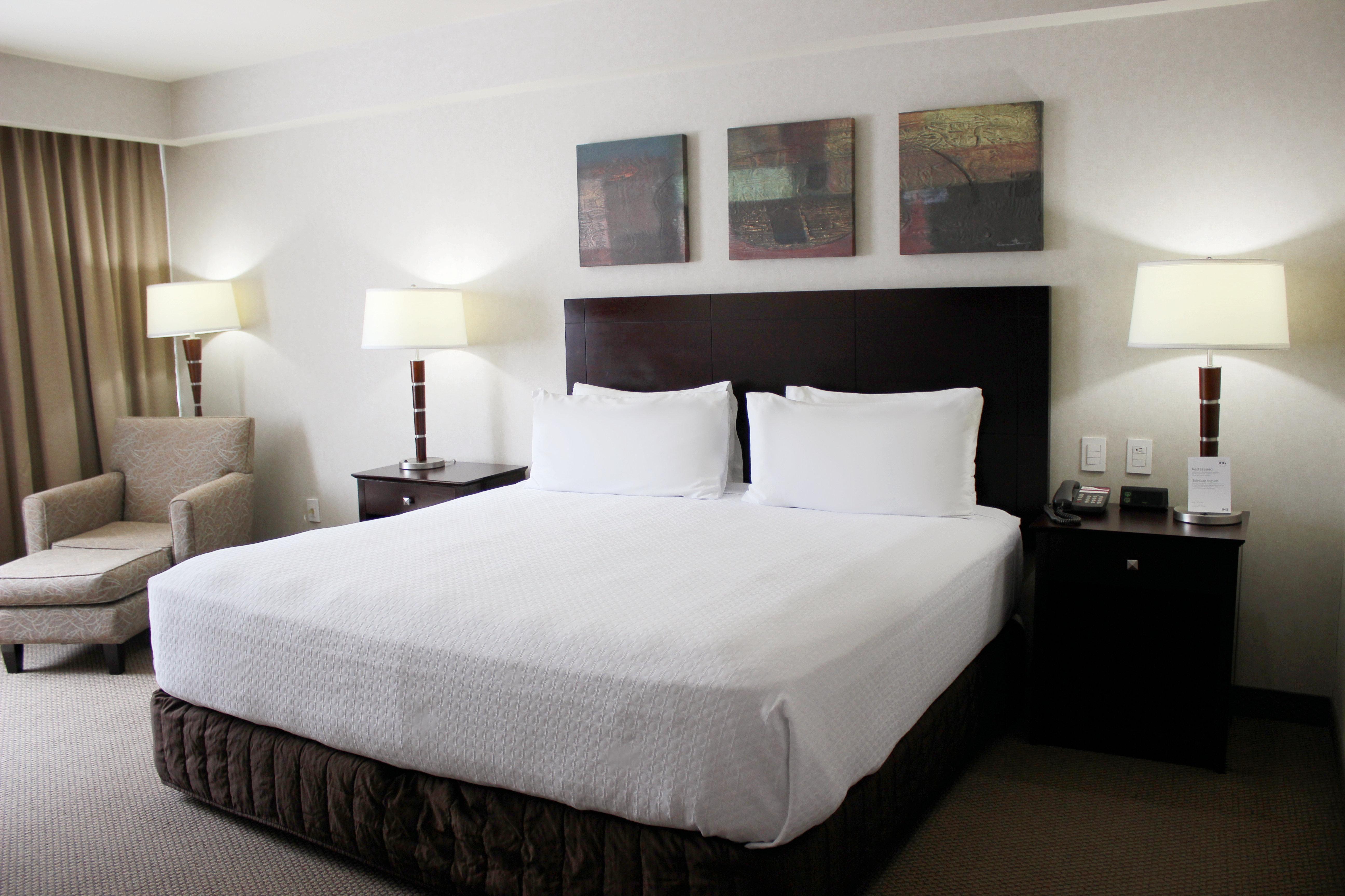 Отель Crowne Plaza Leon By Ihg Экстерьер фото