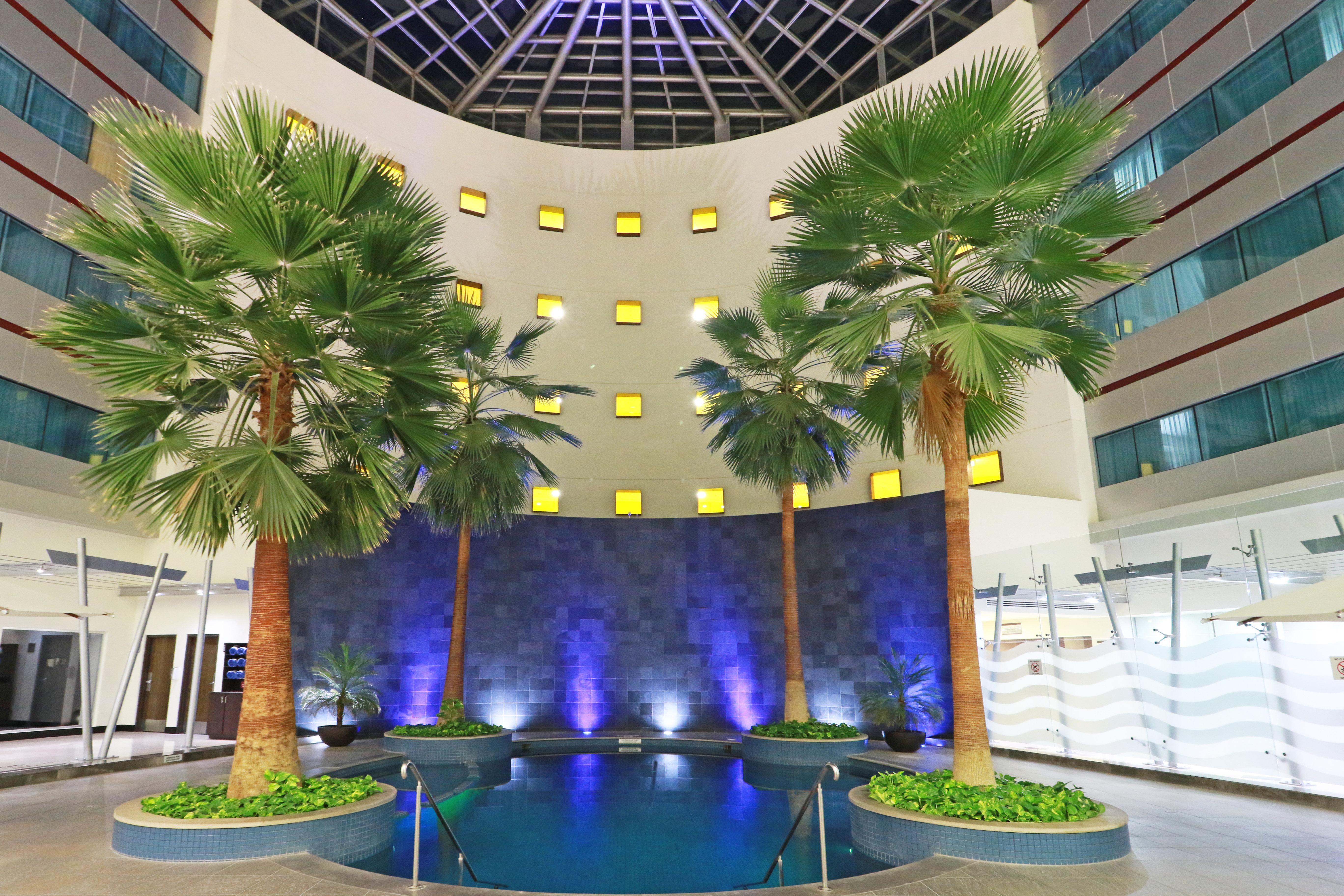 Отель Crowne Plaza Leon By Ihg Экстерьер фото