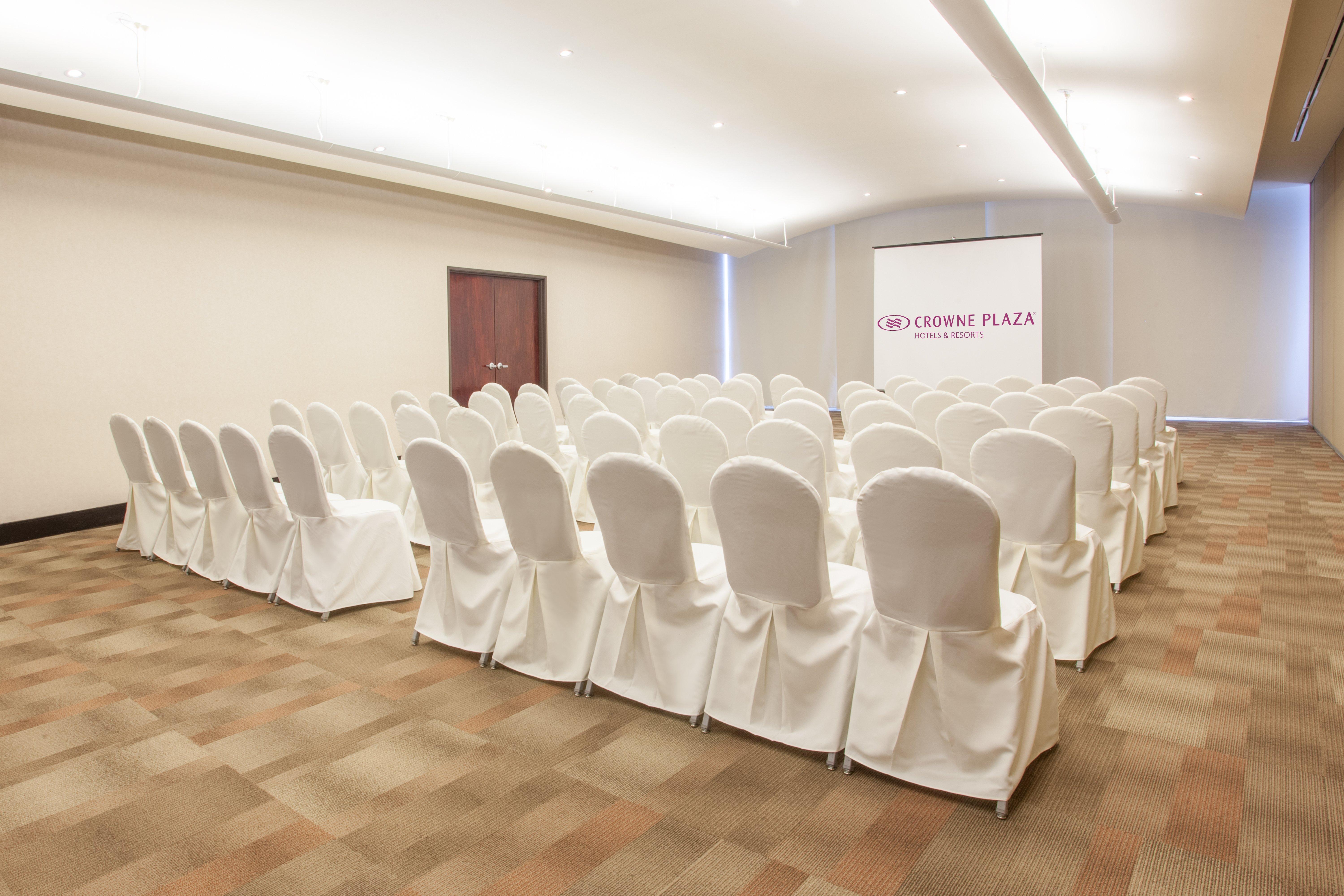 Отель Crowne Plaza Leon By Ihg Экстерьер фото