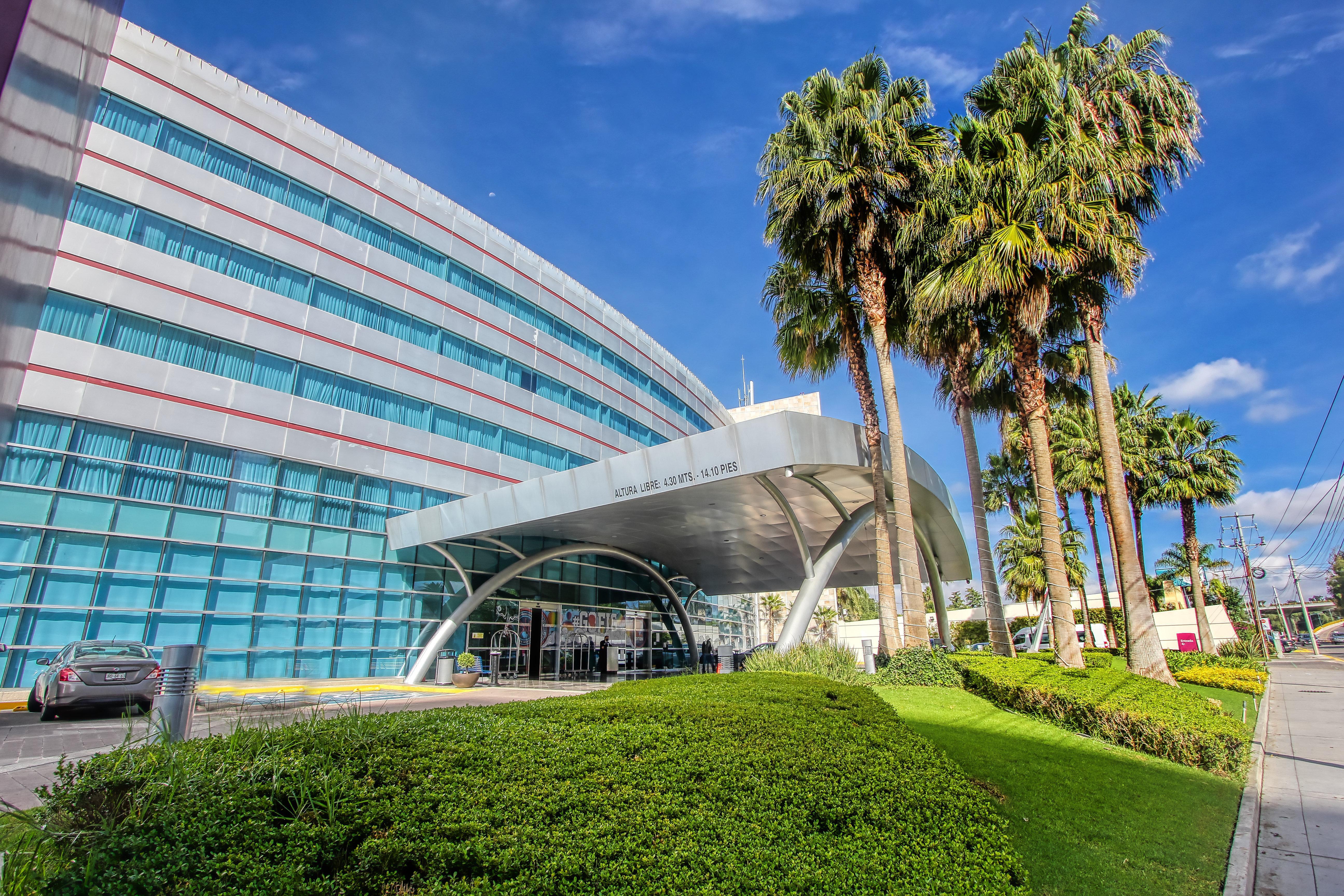 Отель Crowne Plaza Leon By Ihg Экстерьер фото