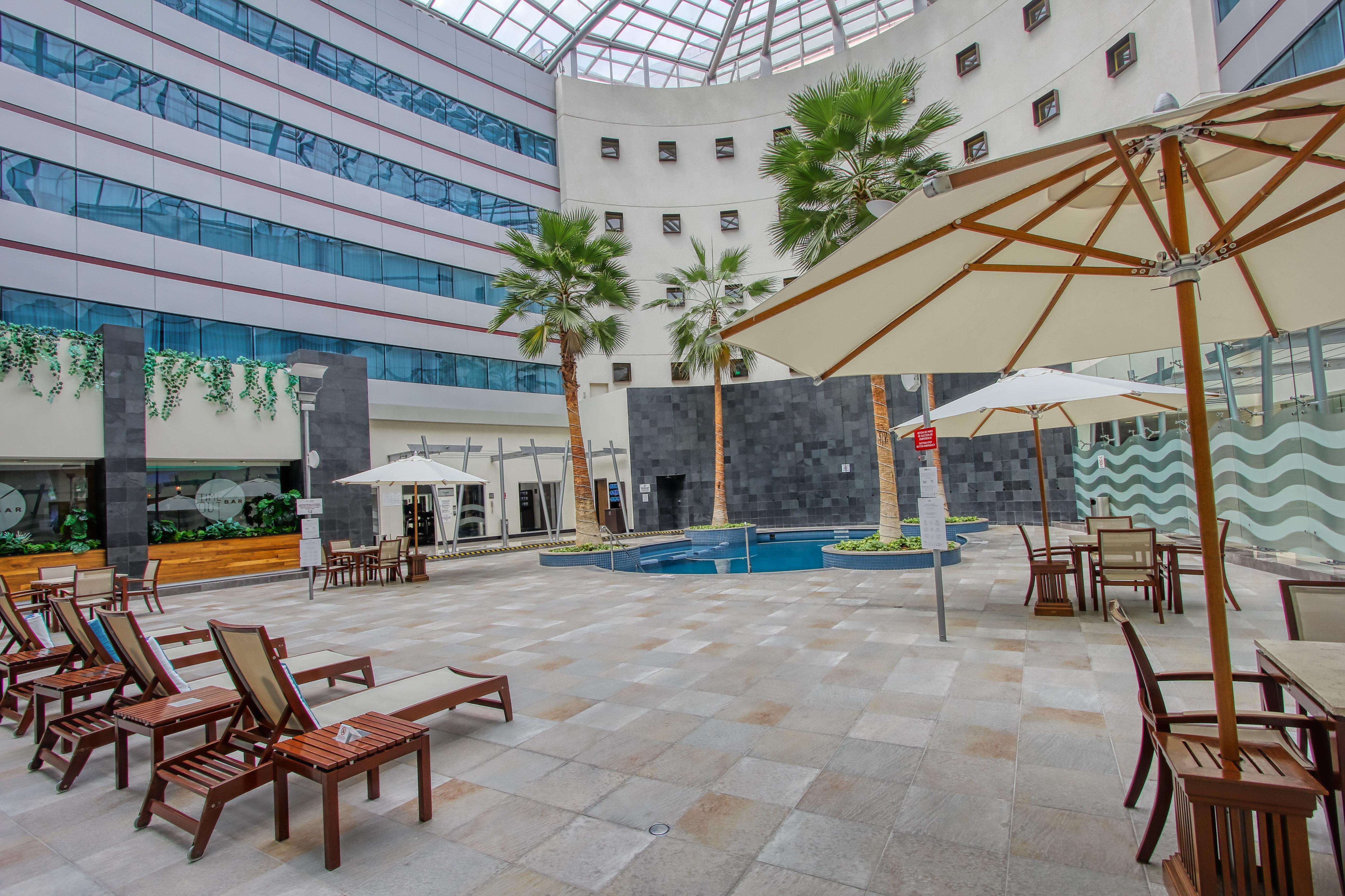 Отель Crowne Plaza Leon By Ihg Экстерьер фото